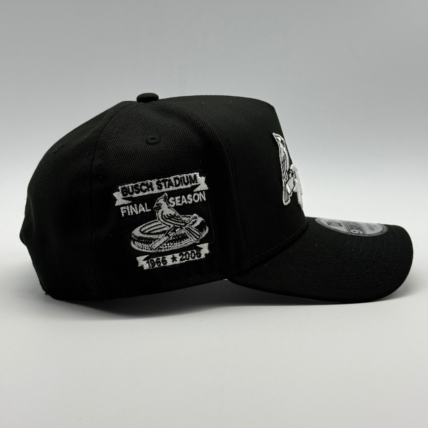ST. LOUIS CARDINALS 'BLACK AND WHITE' 9FORTY