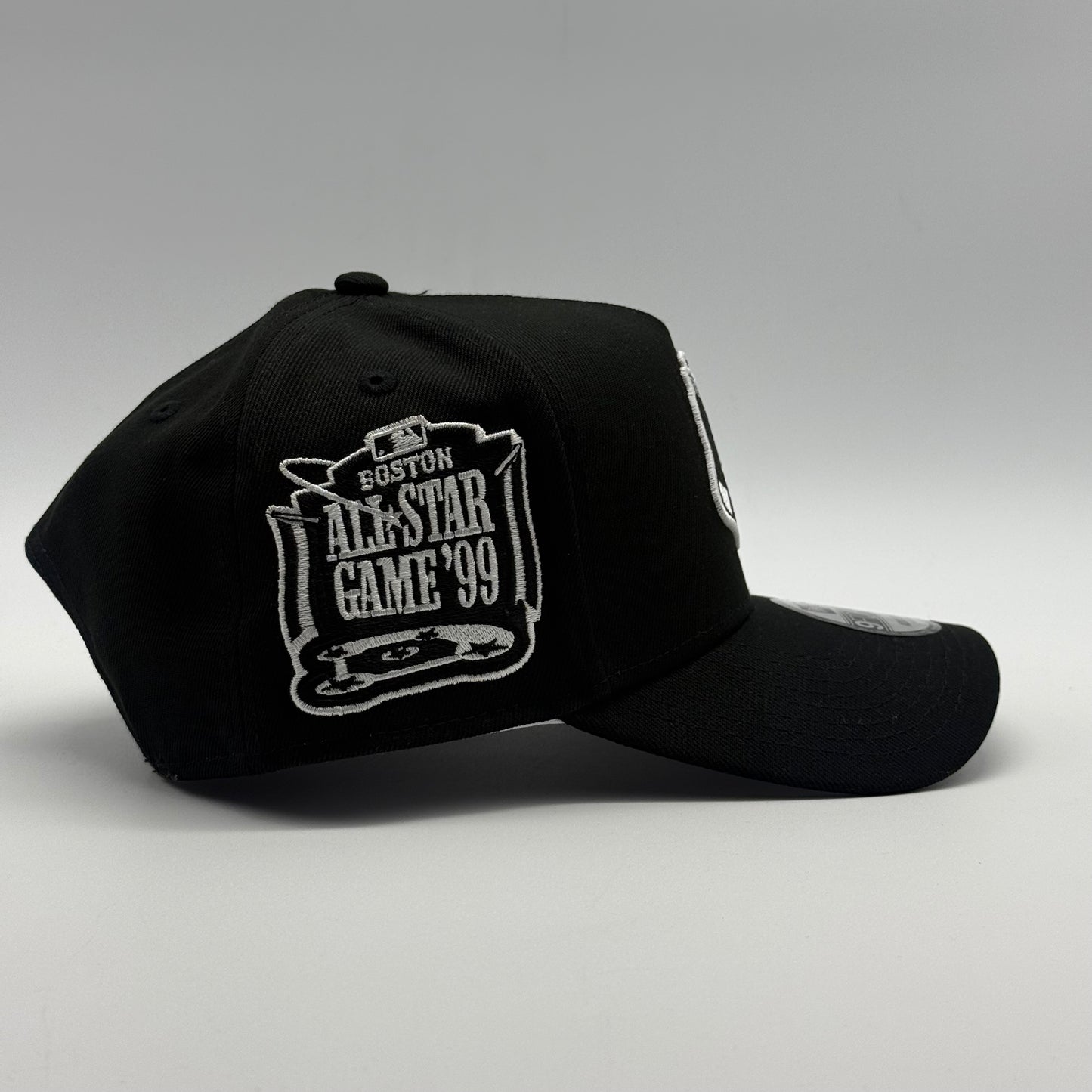BOSTON RED SOX 'BLACK AND WHITE' 9FORTY