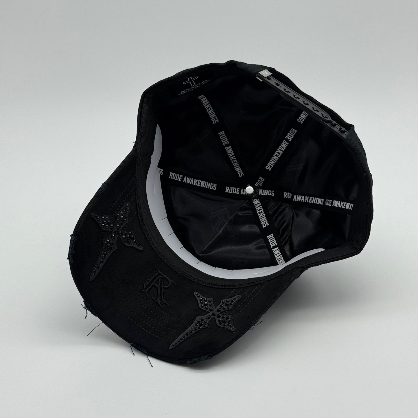 TOTAL BLACK