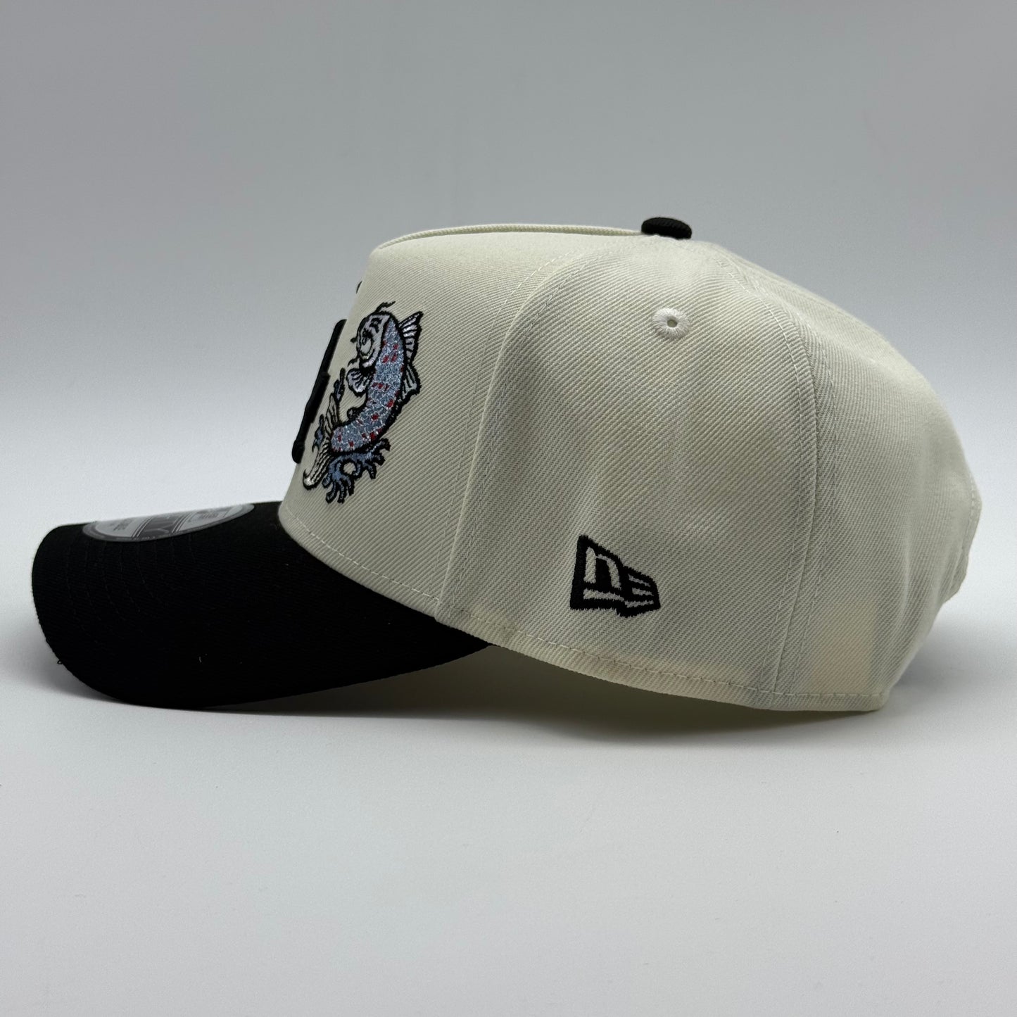 LA TWO TONE